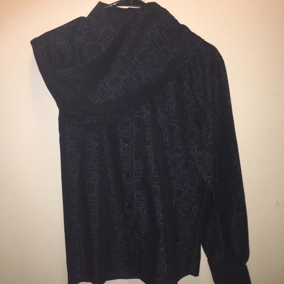 Men’s Button down - Picture 3 of 4